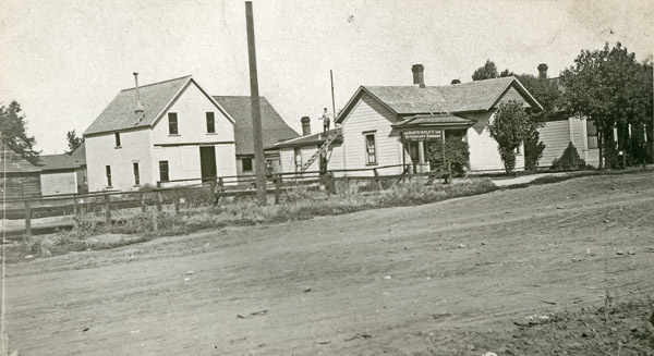 La Grande Home, Riley 4