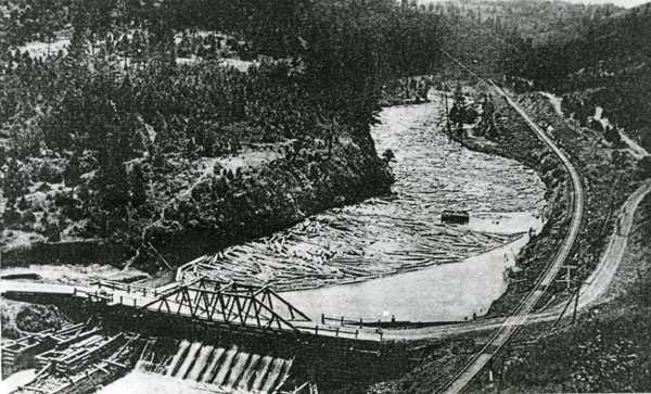 Perry, Log Drive