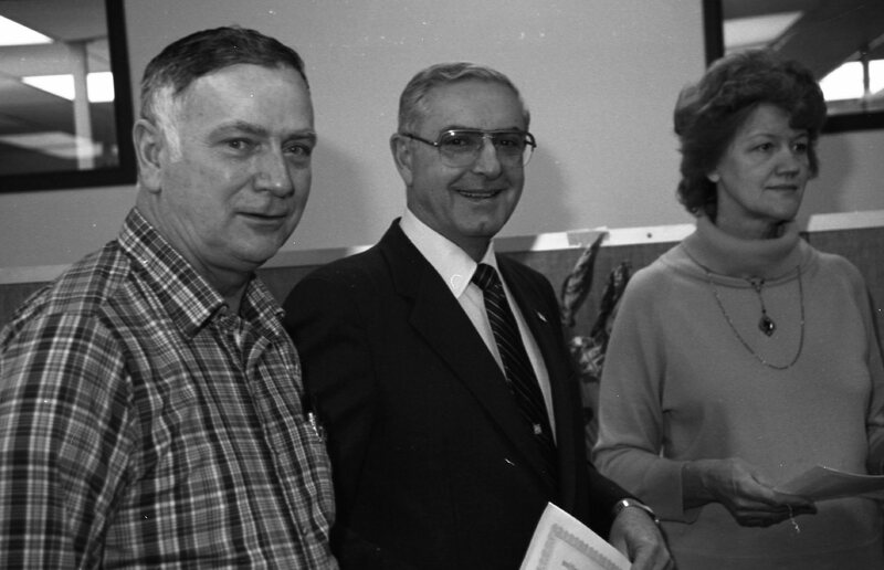 1986 Governor Governor Vic Atiyeh Honors Employee 02