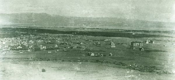 1900 La Grande, Hilltop View 03