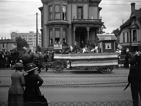 Portland, Parade 9