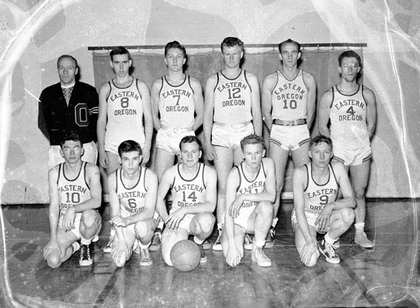 1949-50 Basketball Team 2-2