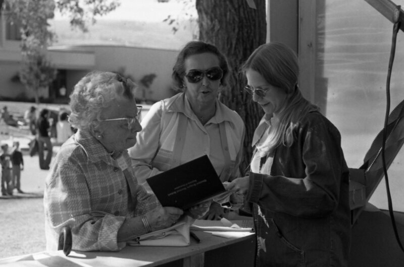 1978 Octoberfest, Bess and Maxine Cook 04