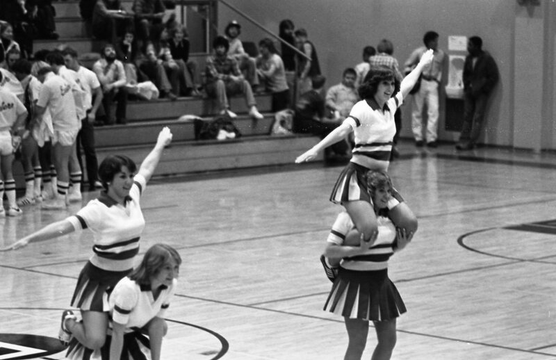 1977 Cheerleaders 26
