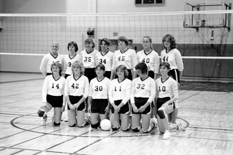1980 Women's Volleyball Team 04