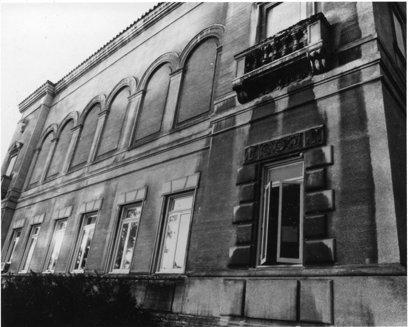 1987 Inlow Hall, Exterior Damage