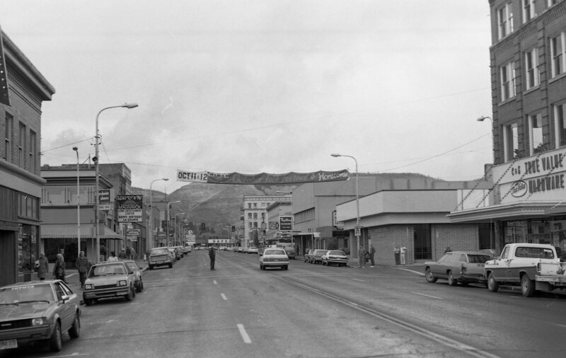 1985 Octoberfest, Street Scene 03
