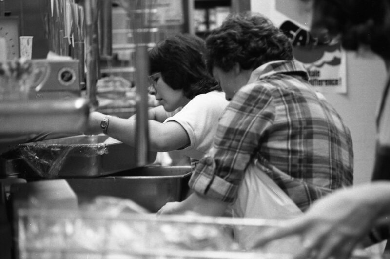 1985 Football, Luncheon Prep 04