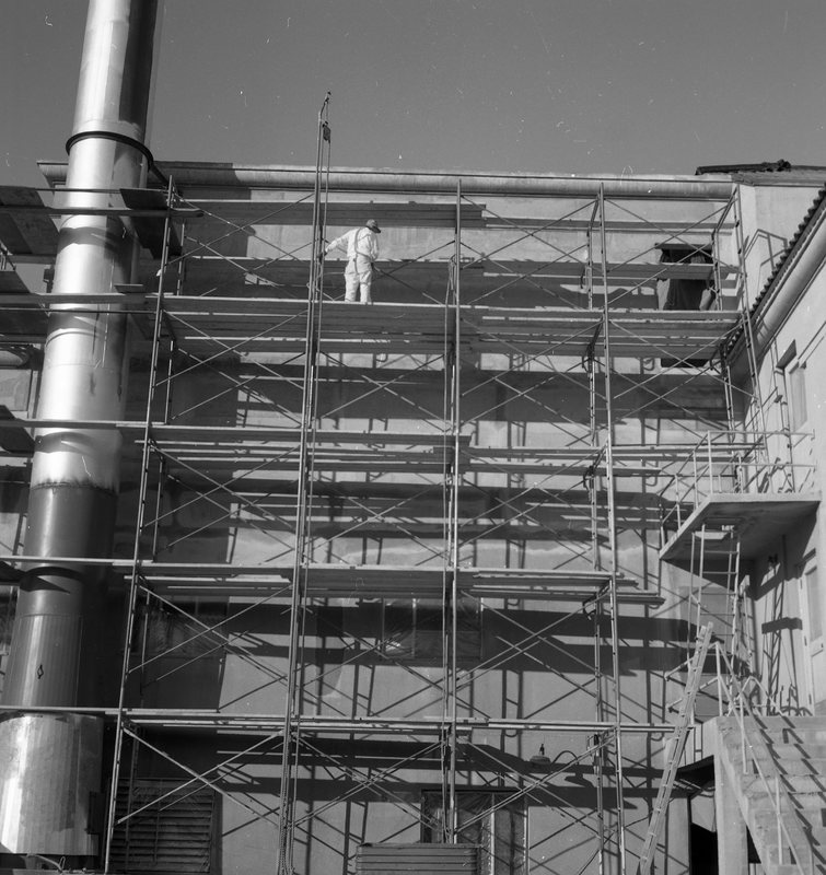 1971 Pierce Library Remodel, Scaffolding
