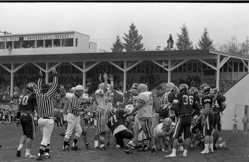 1990 Football Action, EOSC at Pacific University 03