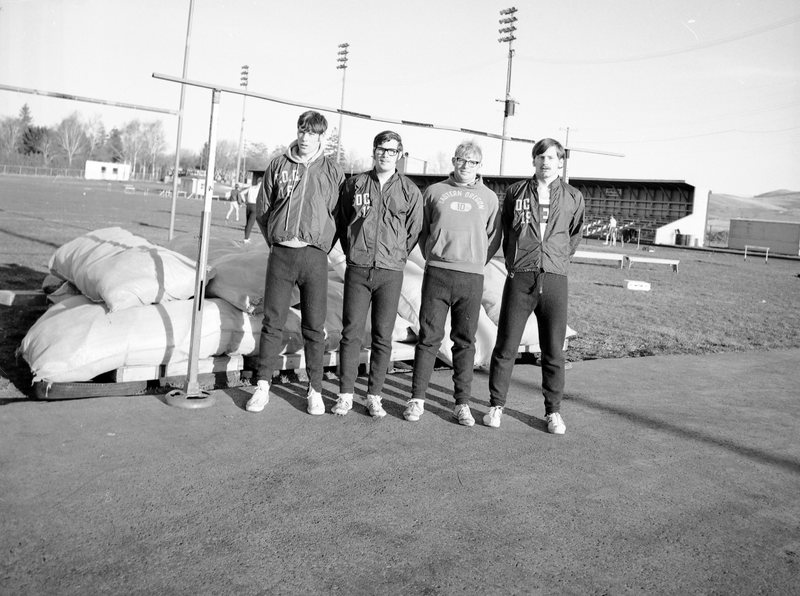 1970 Track, High Jumpers 01