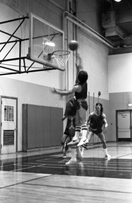 1977 Basketball Practice 04