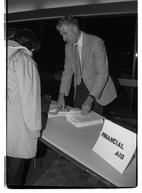 1990 Orientation, Financial Aid 01