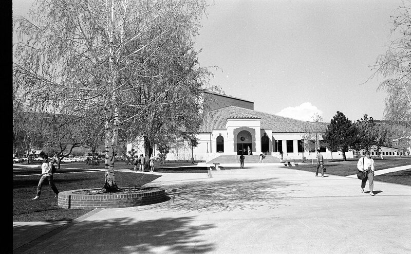 1991 Students, Walking 09