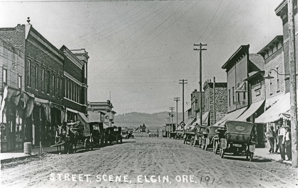 Elgin, Street Scene 2