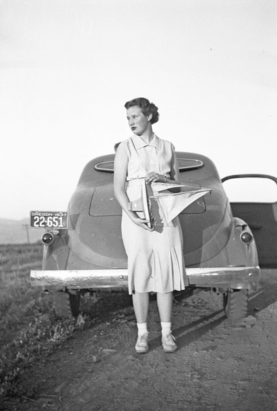 Reuter, Woman &amp; Car 1
