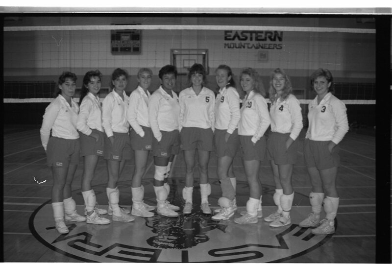 1989 Volleyball Team 02