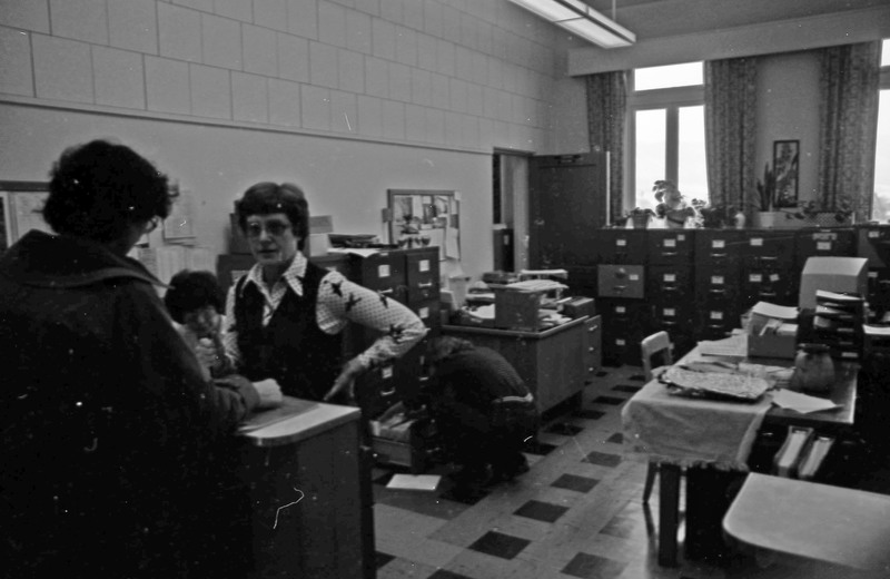 1985 Employees, Admissions