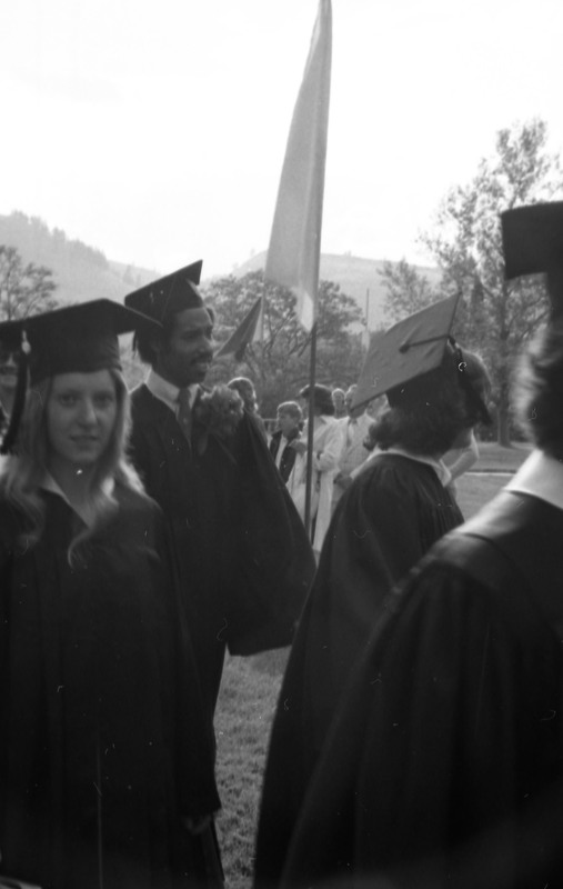 1980 Graduation, Graduates Walk 04