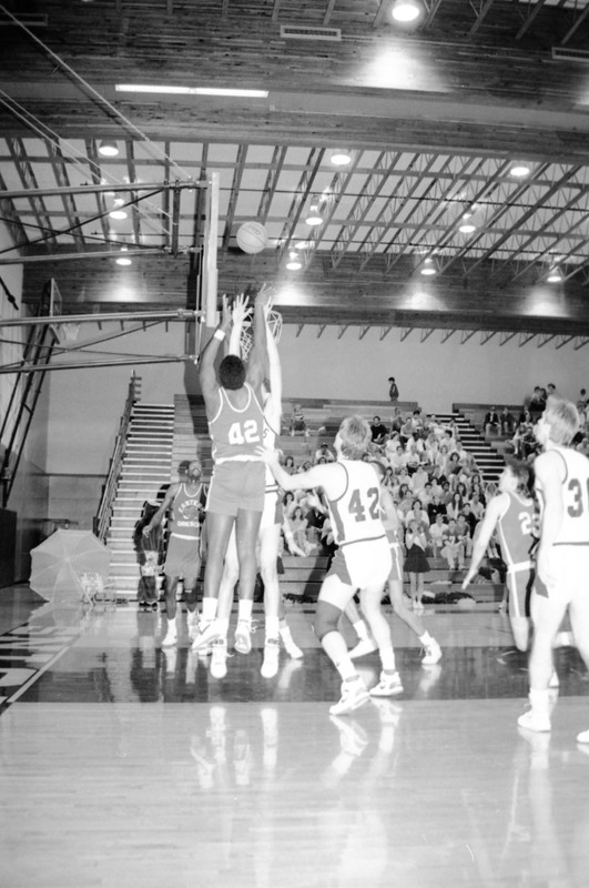 1988 Basketball Action, EOSC at GFU 16