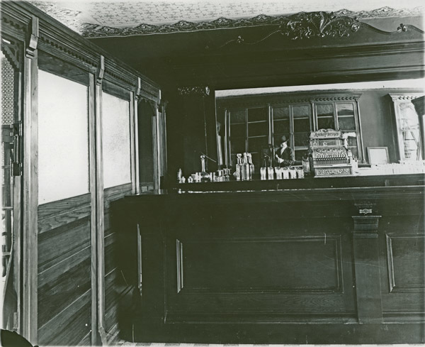 Sumpter, Saloon