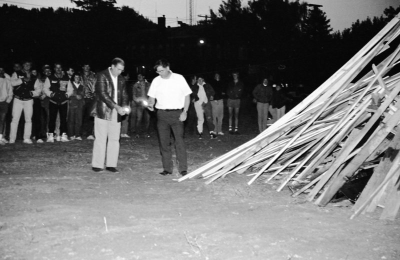 1987 Homecoming Bonfire 01