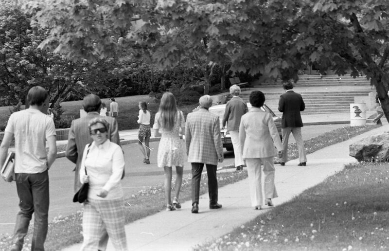1974 Employees, Walking 07
