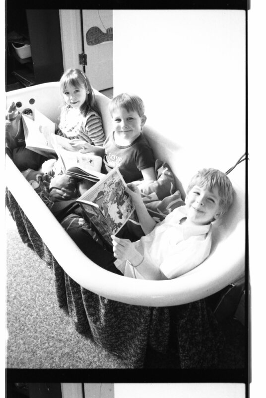 1989 Ackerman Elementary School, Bathtub 03