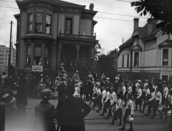 Portland, Parade 10