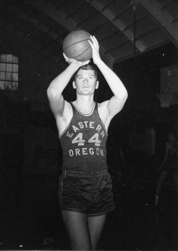 1955-56 Basketball Player 12
