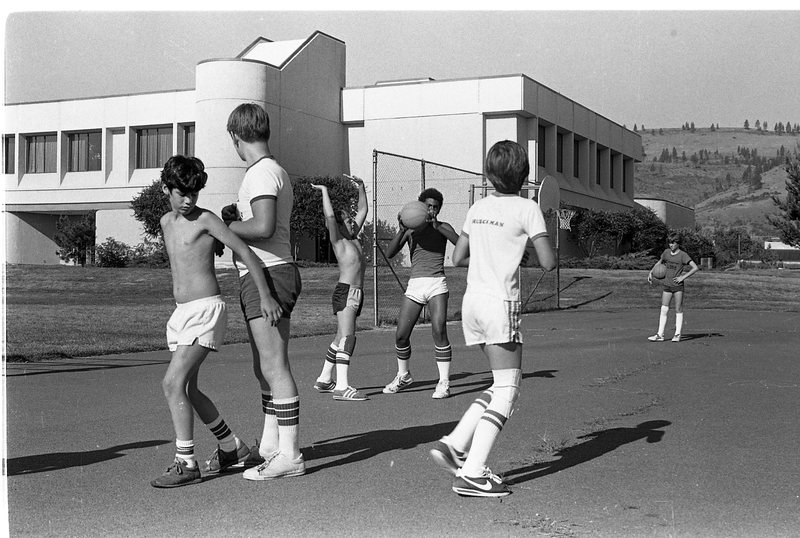 1981 Boys Basketball Camp 01