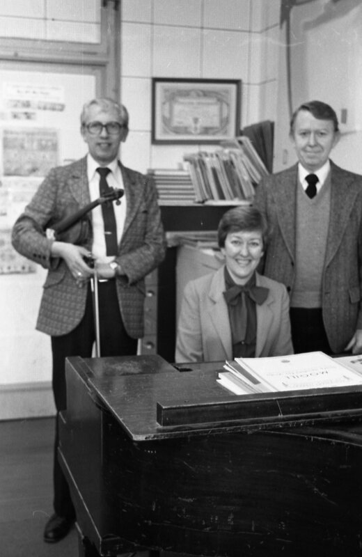 1984 Employees, Music 04