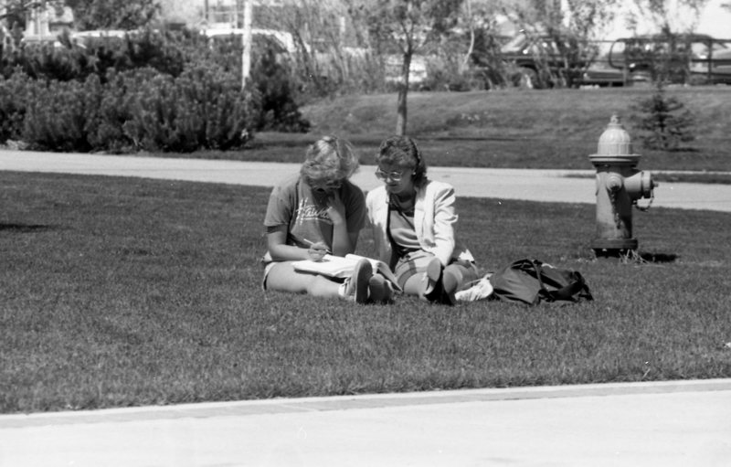 1985 Students, April Outdoor Candid Shots 01