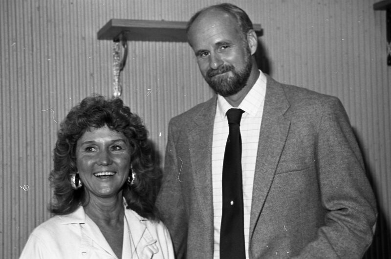 1986 Employees, Reception 26