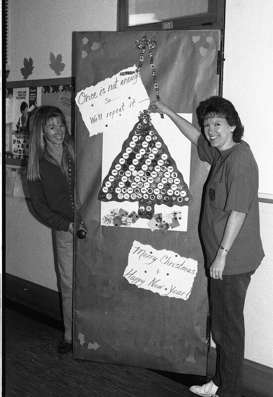 1990 Employees, Christmas Decorations 04