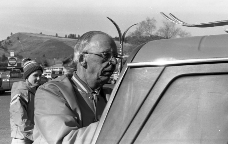 1981 Ski Team, Departing 02