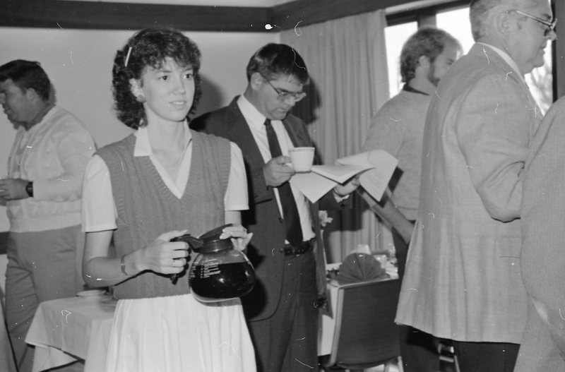 1986 Employees, Reception 09