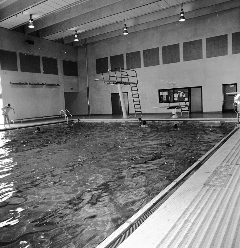 1972 Swimming Class 03