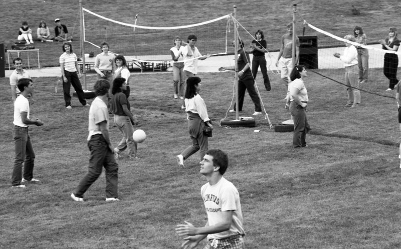 1985 Volleyball, New Students 01