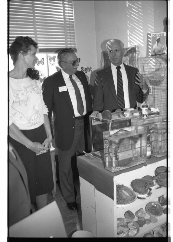 1988 Ackerman Elementary School, Tour 03