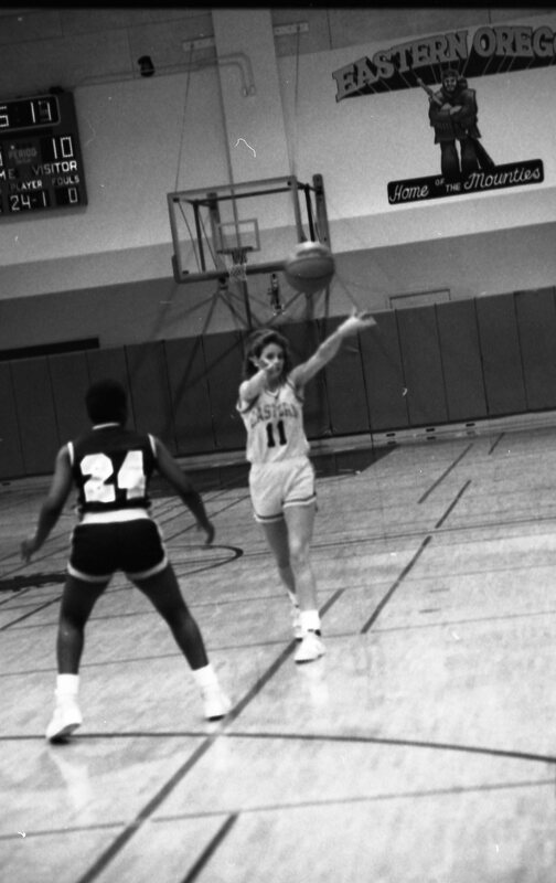 1987 Women's Basketball Action, George Fox at EOSC 19