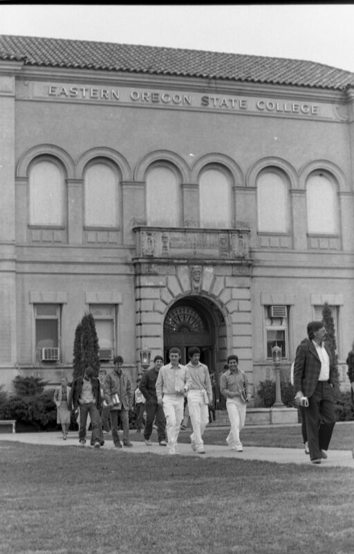 1986 Students &amp; Employees, Walking 10