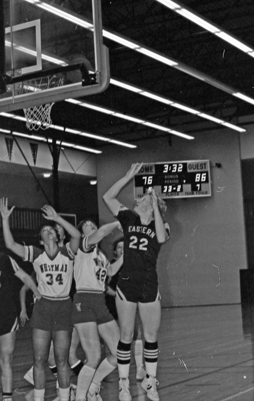 1984 Women's Basketball Action, EOSC vs. Whitman 01