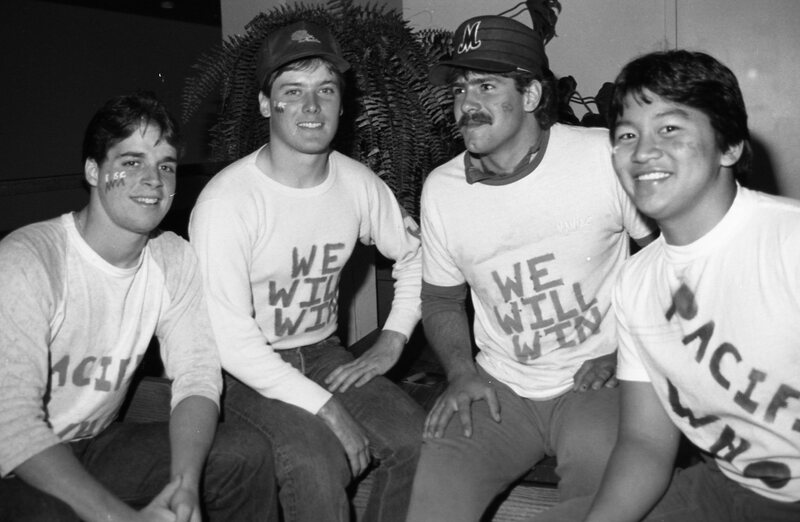 1985 Football Players 16
