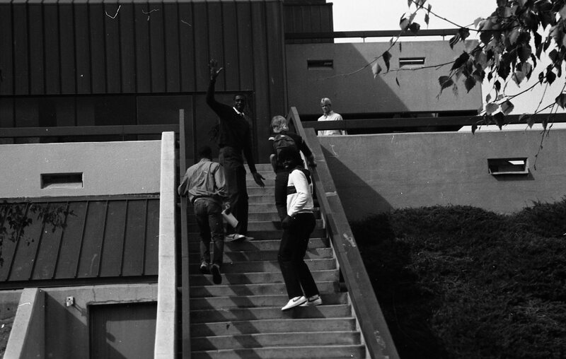 1985 Students, September Outdoor Candid Shots 08