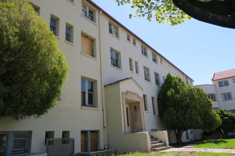Dorian and Hunt Hall 17