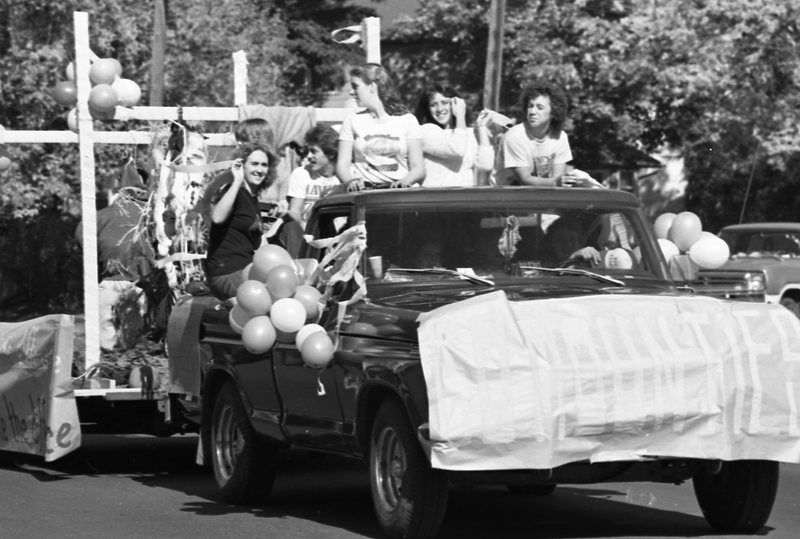 1981 Homecoming Parade, Floats 04