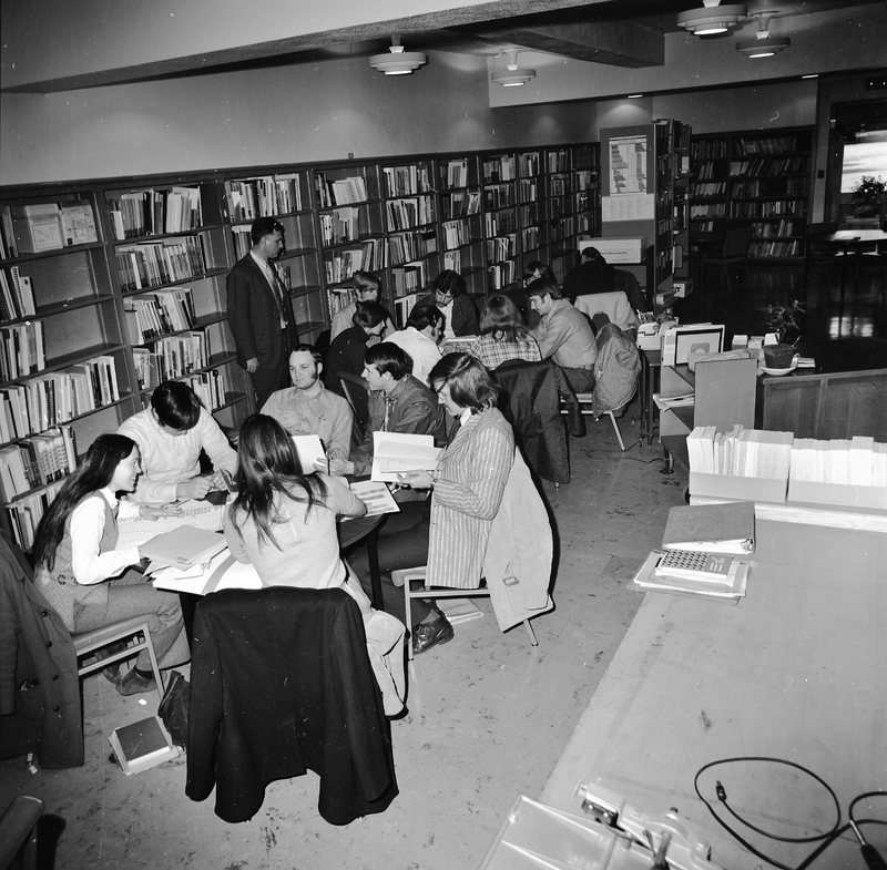 1973 Walter M. Pierce Library, John Jambura's Class 01