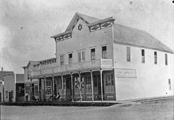 Elgin, The Mint Saloon