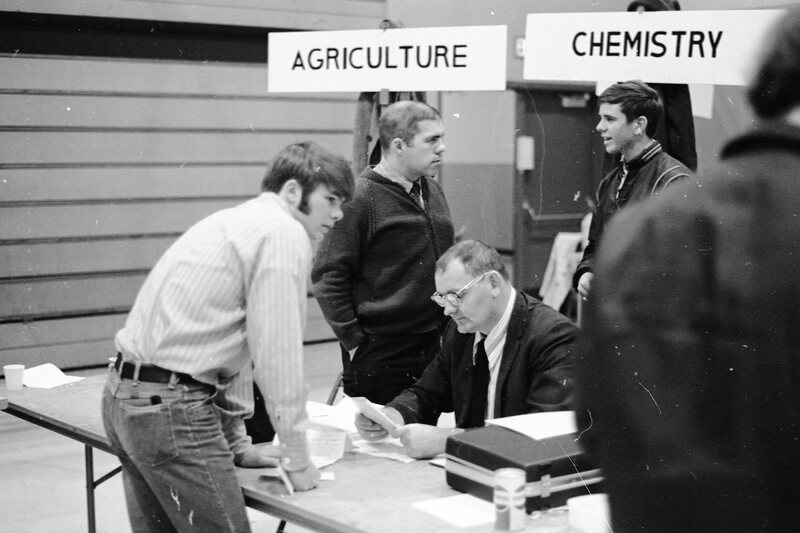 1972 Winter Registration Day 03